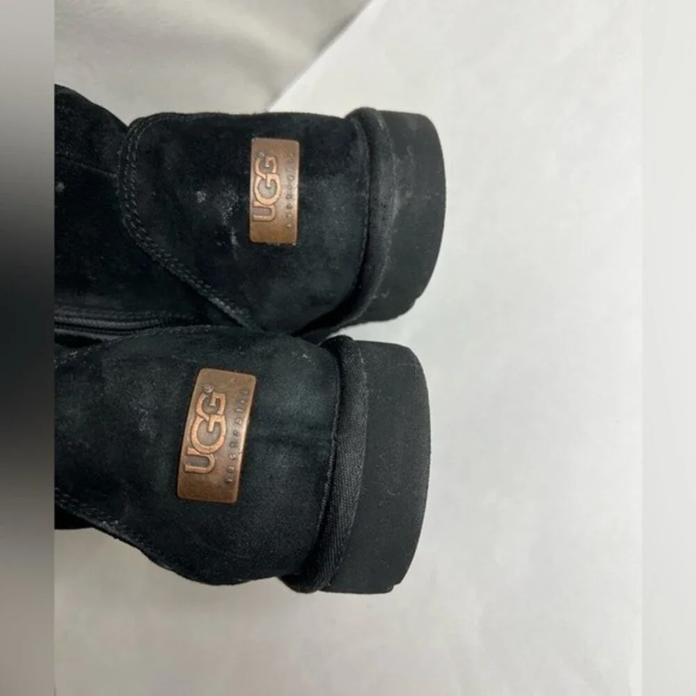 Ugg Women's Shoes Ugg Cargo 5918  Black Suede And Shearling Boots Size 6